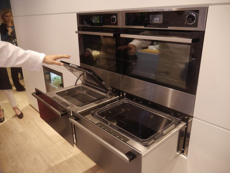 Electrolux unveils built in dual steam oven and sous vide appliance