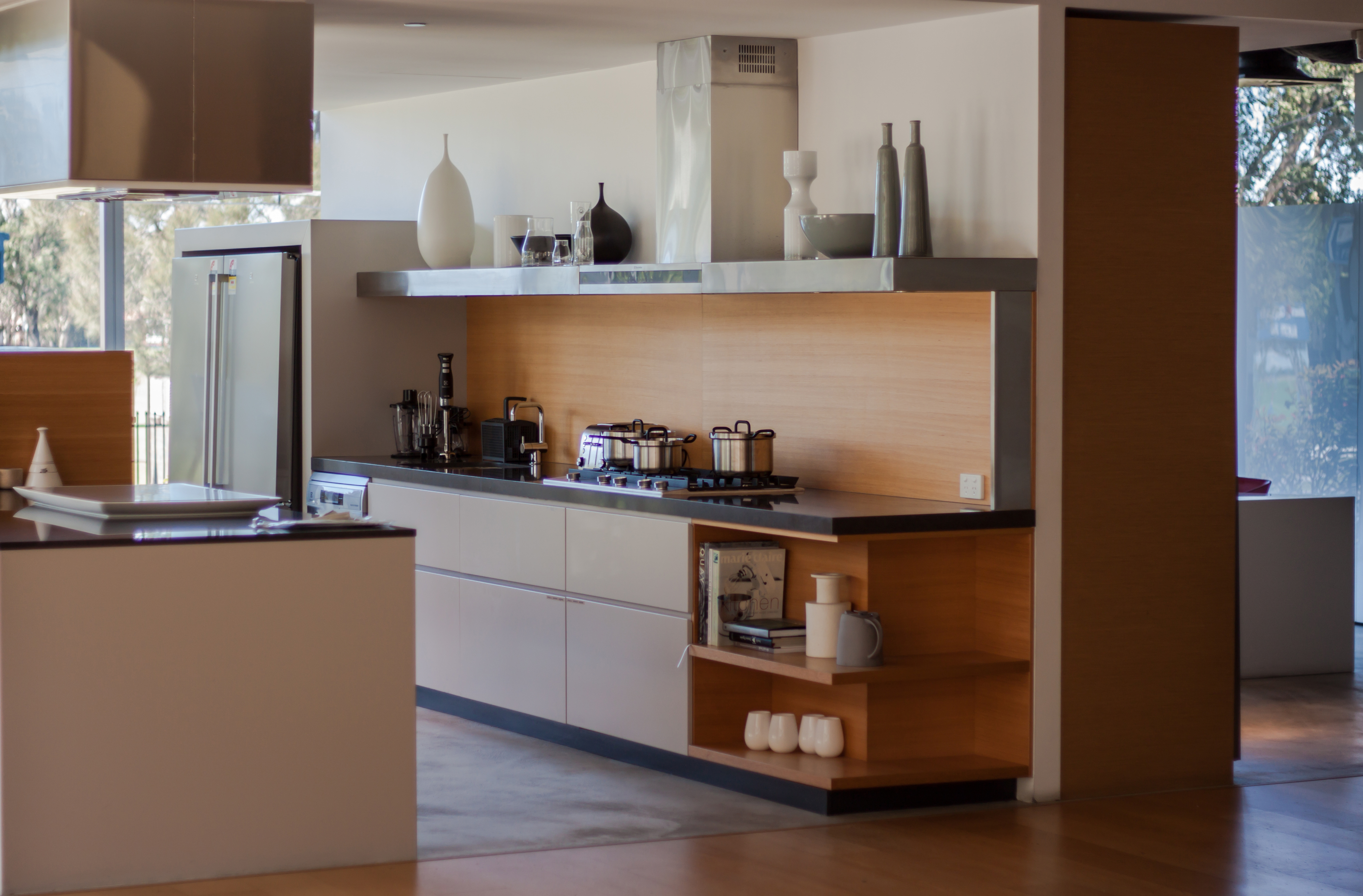 Fergusons Appliance Showroom - 2xhb7qt