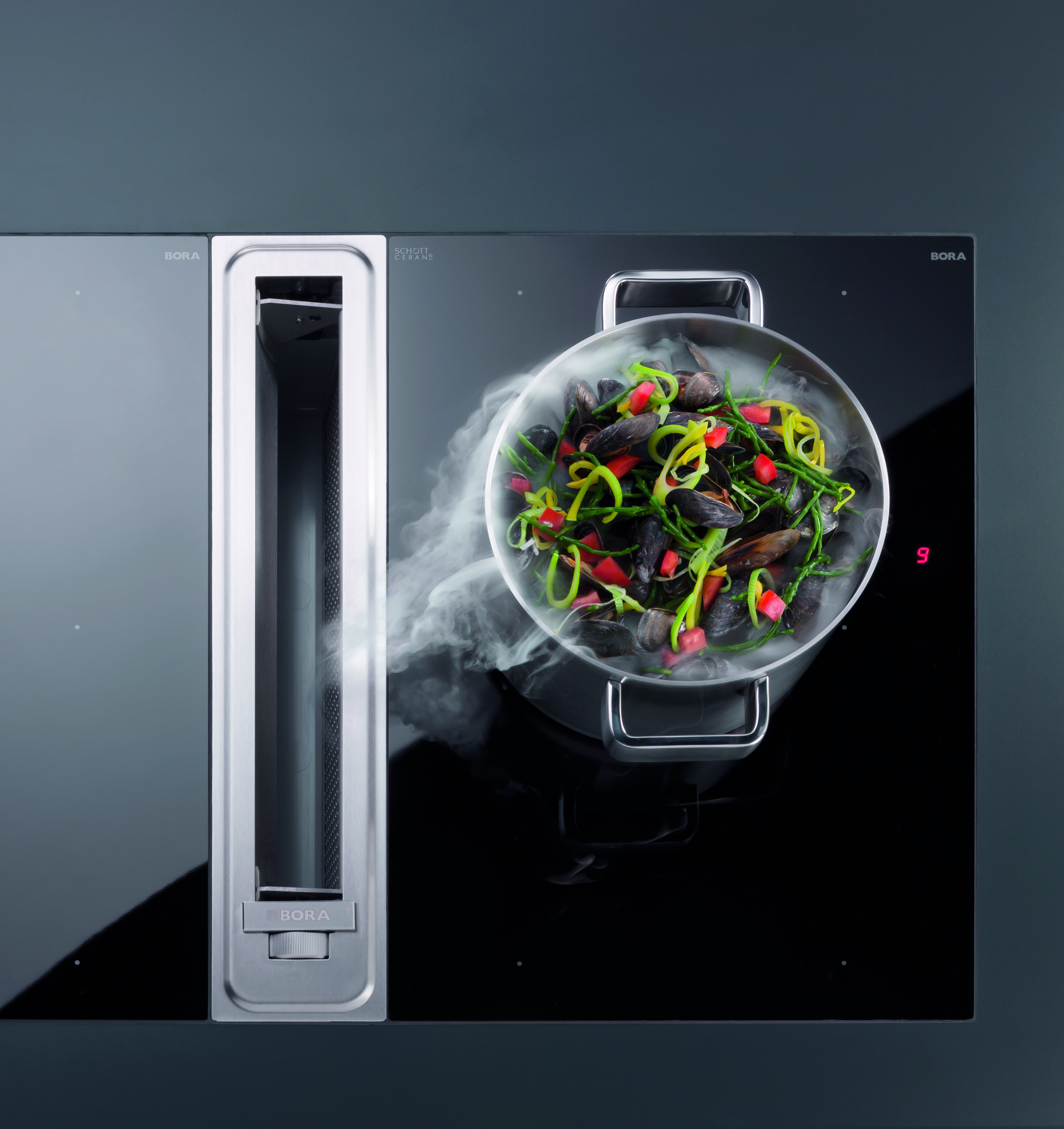 Bora Professional the extractor unit cover slides seamlessly into the unit when is use.