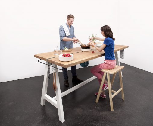 Cooking table Photo: Moritz Putzier